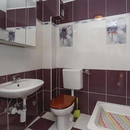 1 Bedroom Cozy In